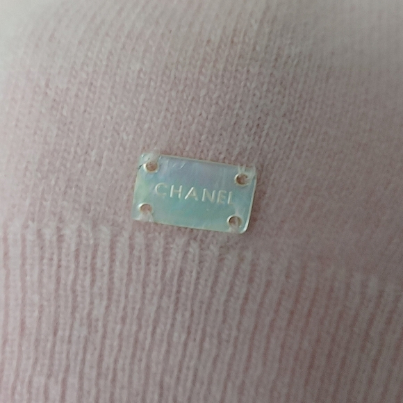 Auth! Chanel Cashmere sweater top Cruise 2004 Collection - Picture 5 of 9